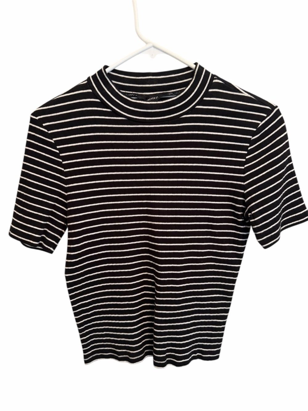 Vintage Forever 21 Black & White Striped Mock Neck Tee. Size Large